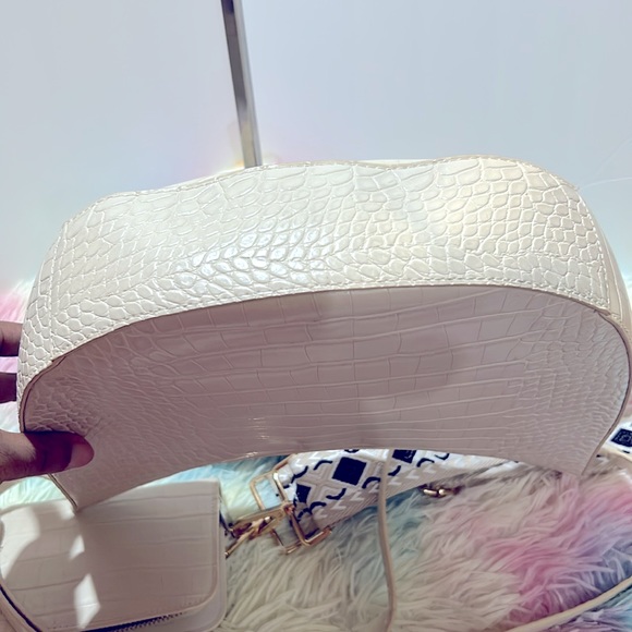 NWOT A New Day Shoulder Bag & Wallet you can Use this as A Hang on Shoulder - Picture 15 of 15